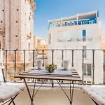Penthouse With Private Rooftop - Center By Rems
