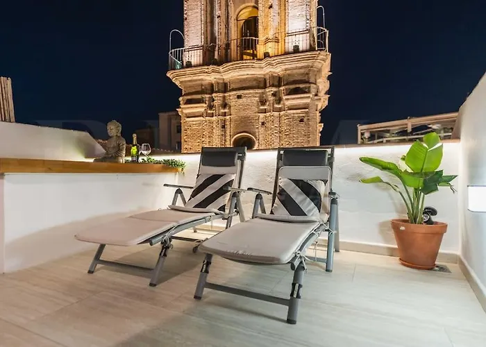 Penthouse With Private Rooftop - Center By Rems