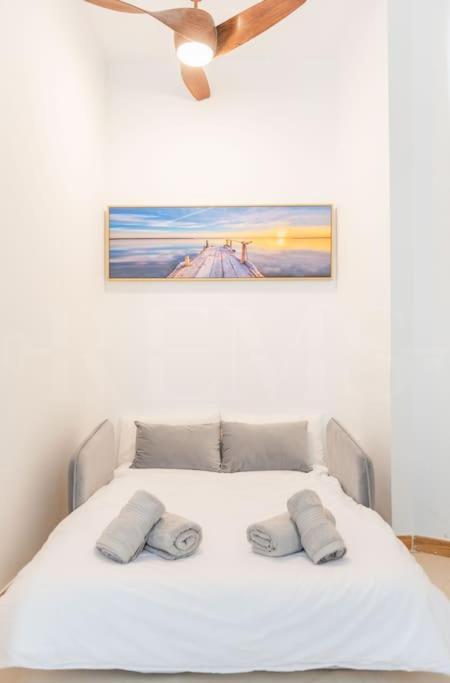 Apartment Penthouse With Private Rooftop - Center By Rems *